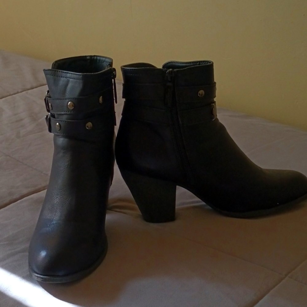 Woman Black Heel Boots